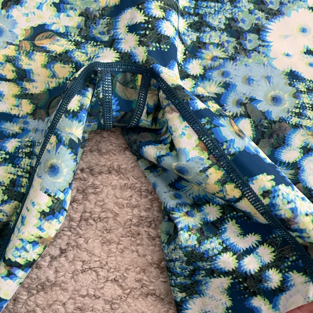 OFFLINE Aerie Blue Green Floral 3D Trippy blurry Activewear Set Bra Biker Shorts - Picture 7 of 16